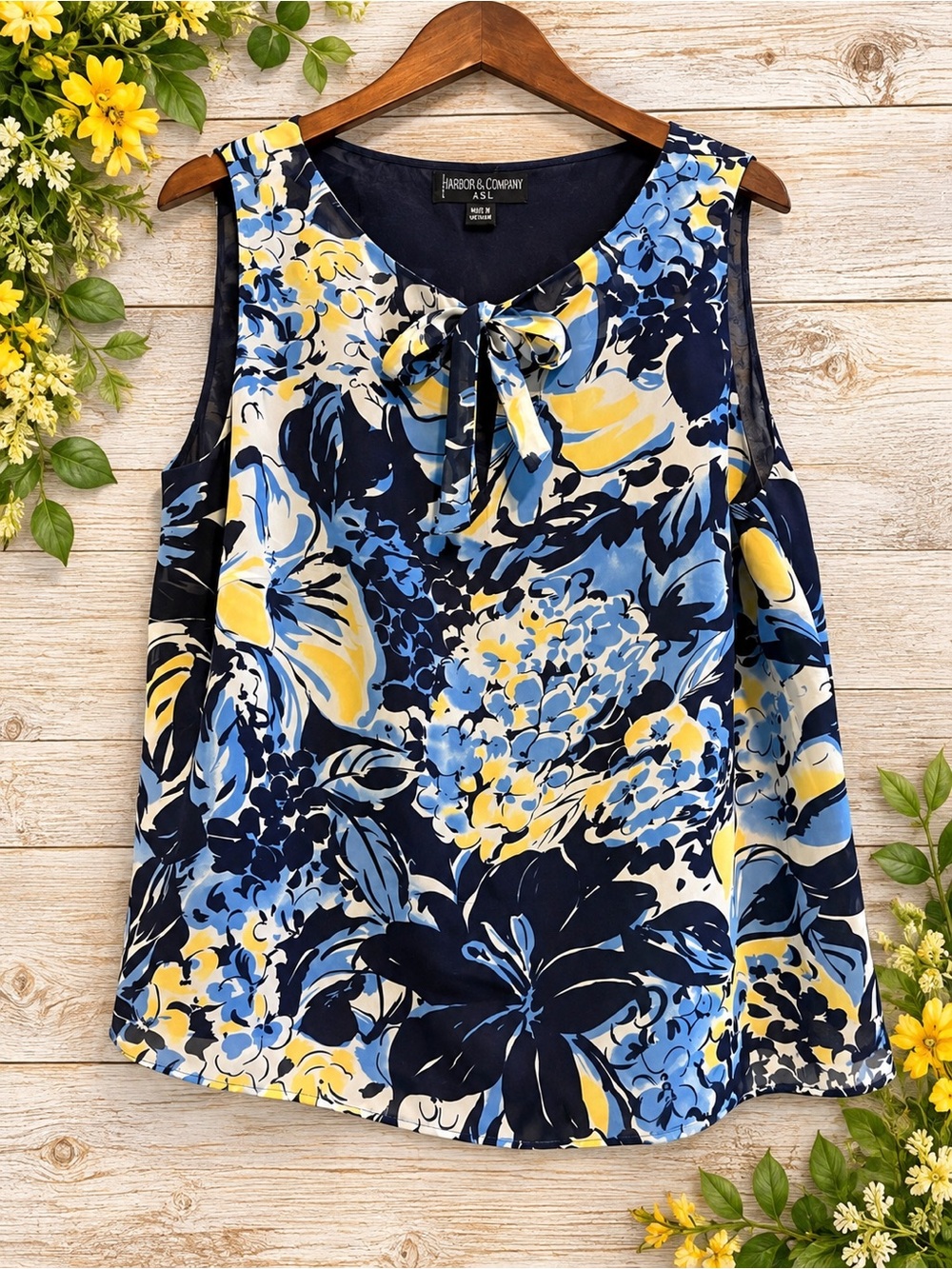 Harper & Company 18W Floral Tie Neck Sleeveless Blouse
